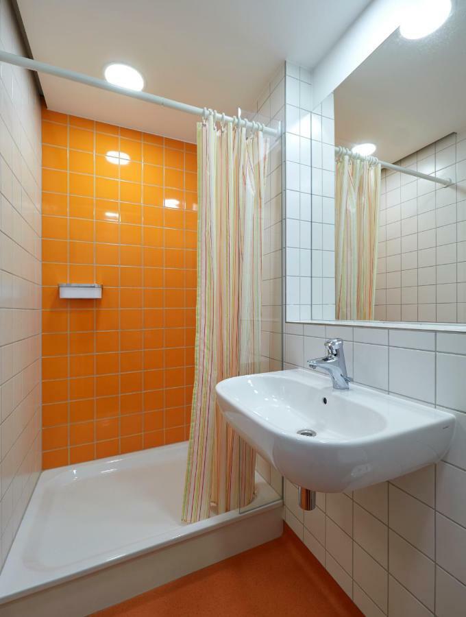 Youth Hostel Esch/Alzette Bagian luar foto
